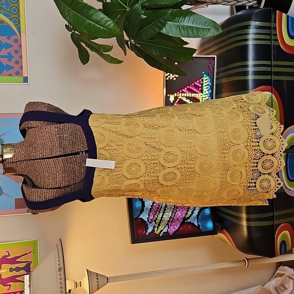 NWT Entro Yellow Crochet Lace Mini Shift Dress Navy Cross Halter Straps Size M - Picture 4 of 7